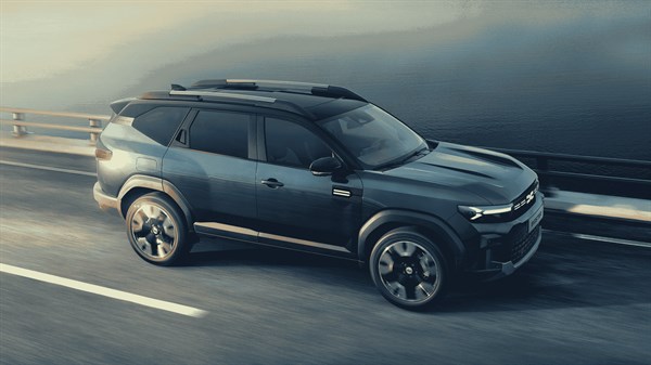 Dacia Bigster - Tribrid - open road driving range
